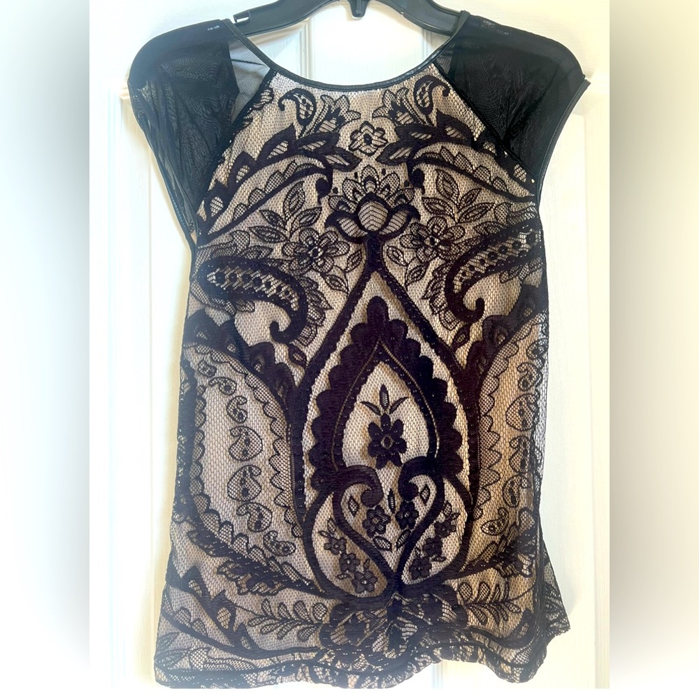Chelsea &Violet Lace Top Size S